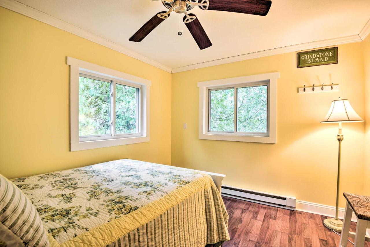 Waterfront Cottage On Sawmill Bay With Deck! Clayton Esterno foto