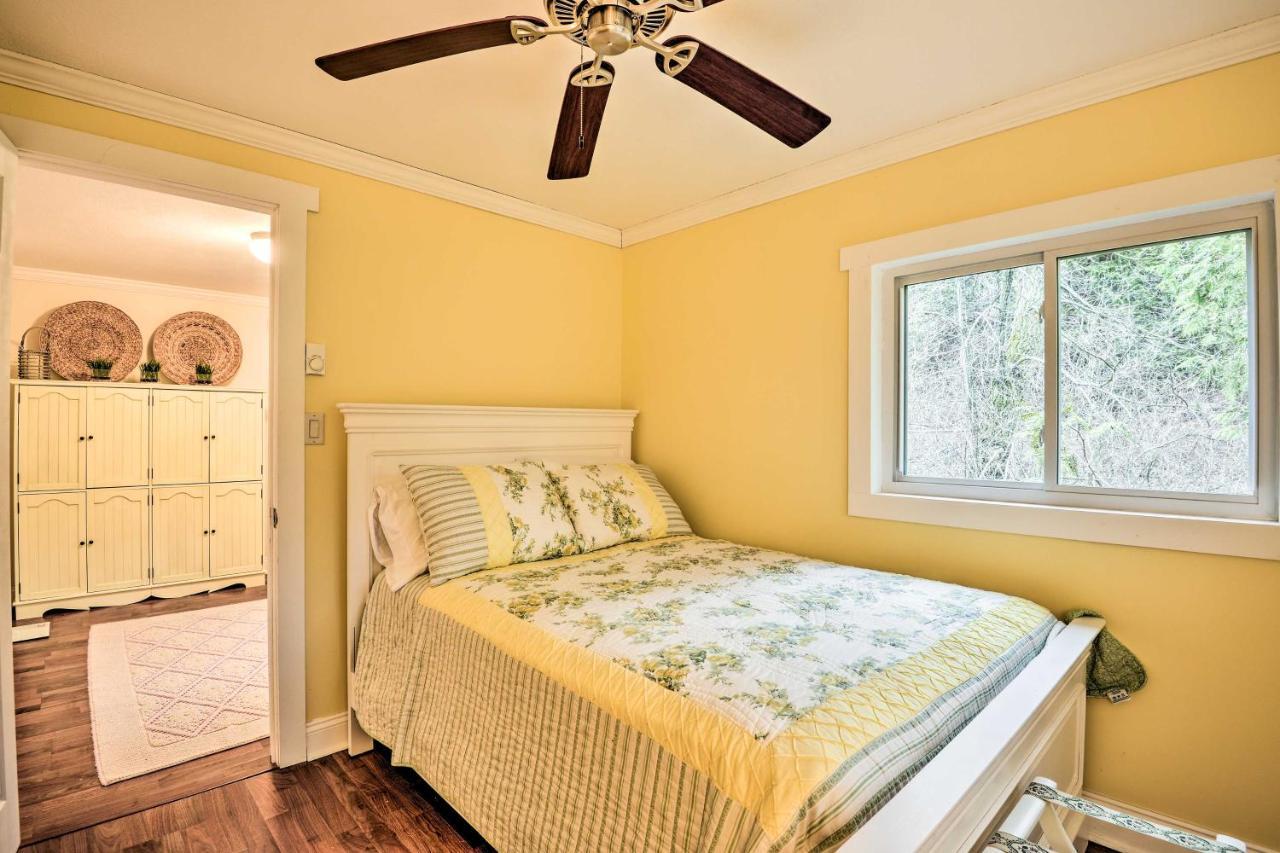 Waterfront Cottage On Sawmill Bay With Deck! Clayton Esterno foto